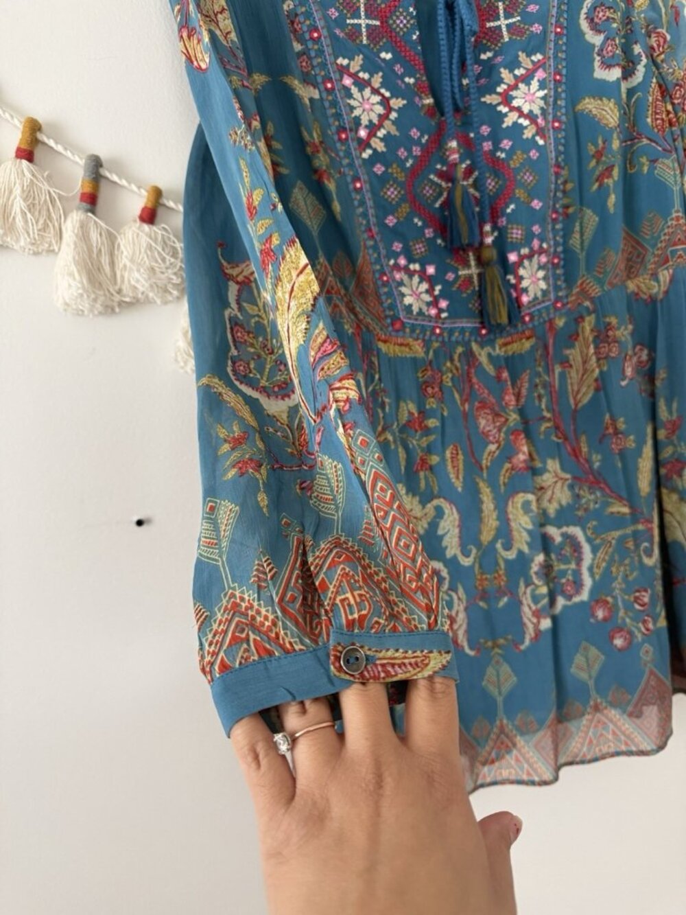 Soft Surroundings Mirapani Embroidered Tassel V-neck Tunic Top Paisley Indie L - Picture 6 of 12